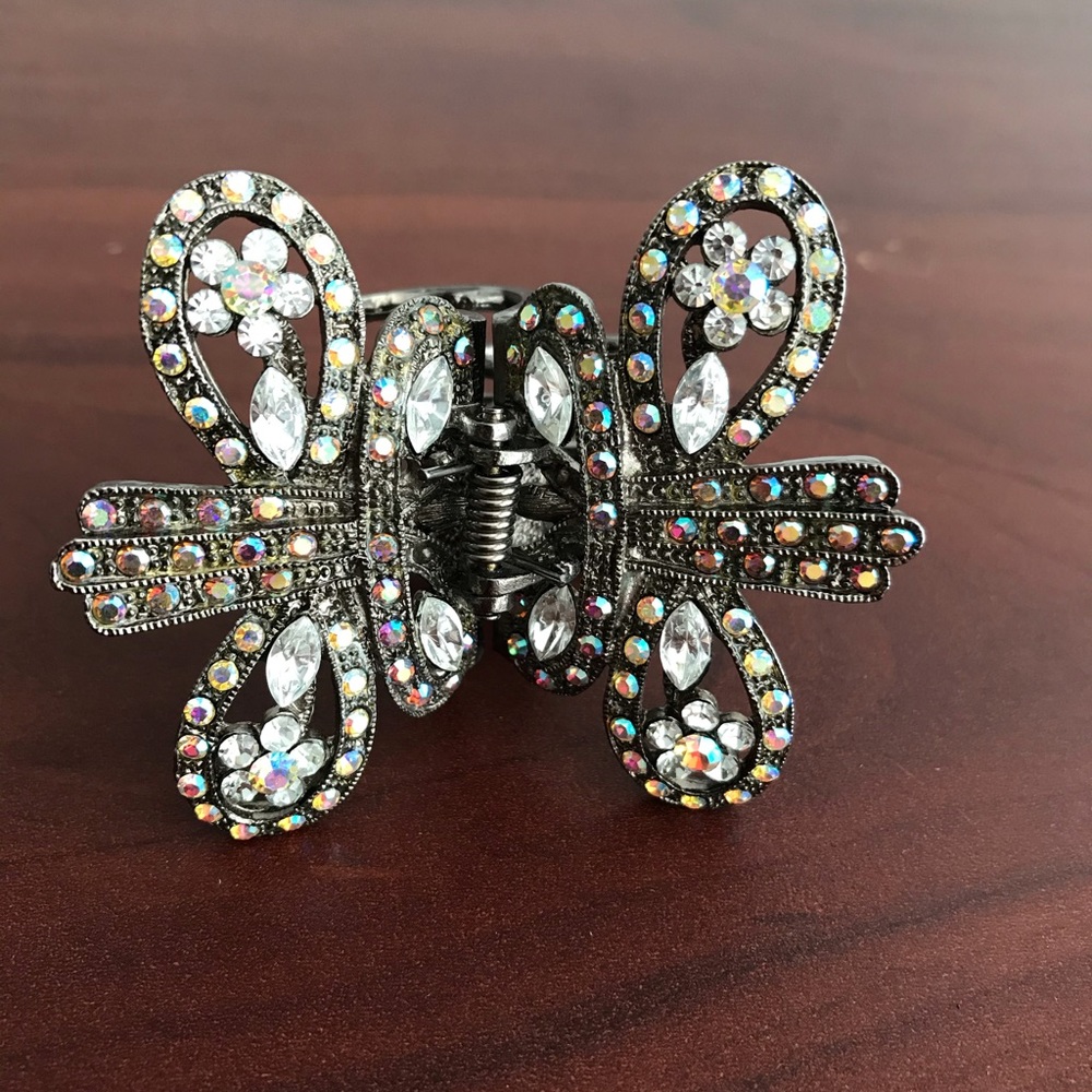 Rhinestone/crystal hair clip.